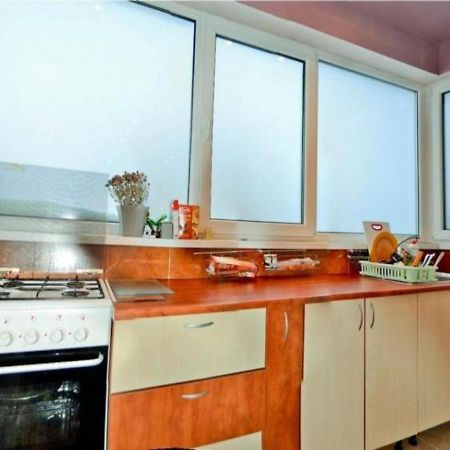 Apartament Laurentiu - Etaj.1 Boekarest Buitenkant foto