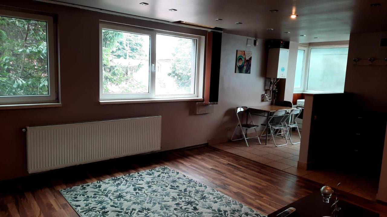 Apartament Laurentiu - Etaj.1 Boekarest Buitenkant foto