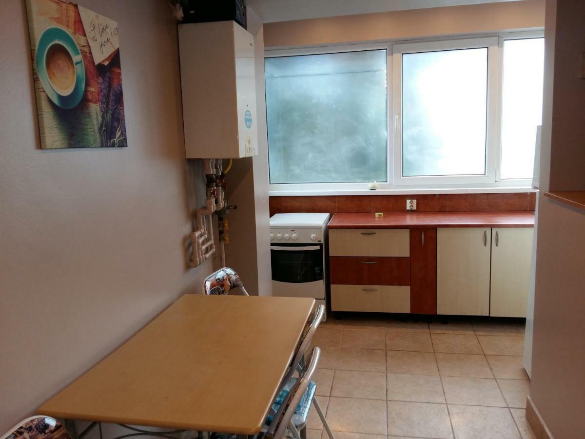 Apartament Laurentiu - Etaj.1 Boekarest Buitenkant foto