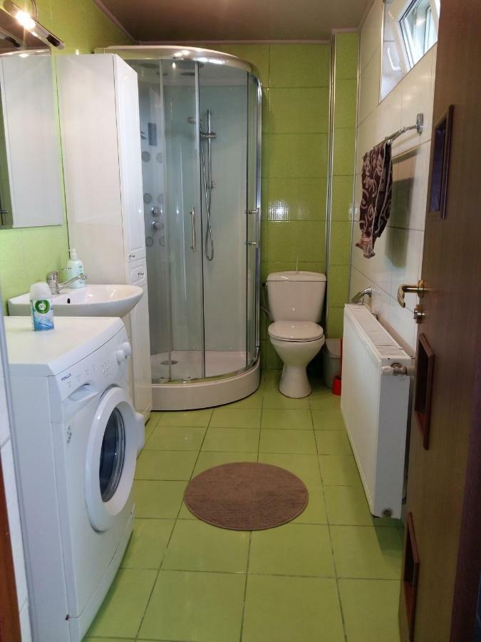 Apartament Laurentiu - Etaj.1 Boekarest Buitenkant foto